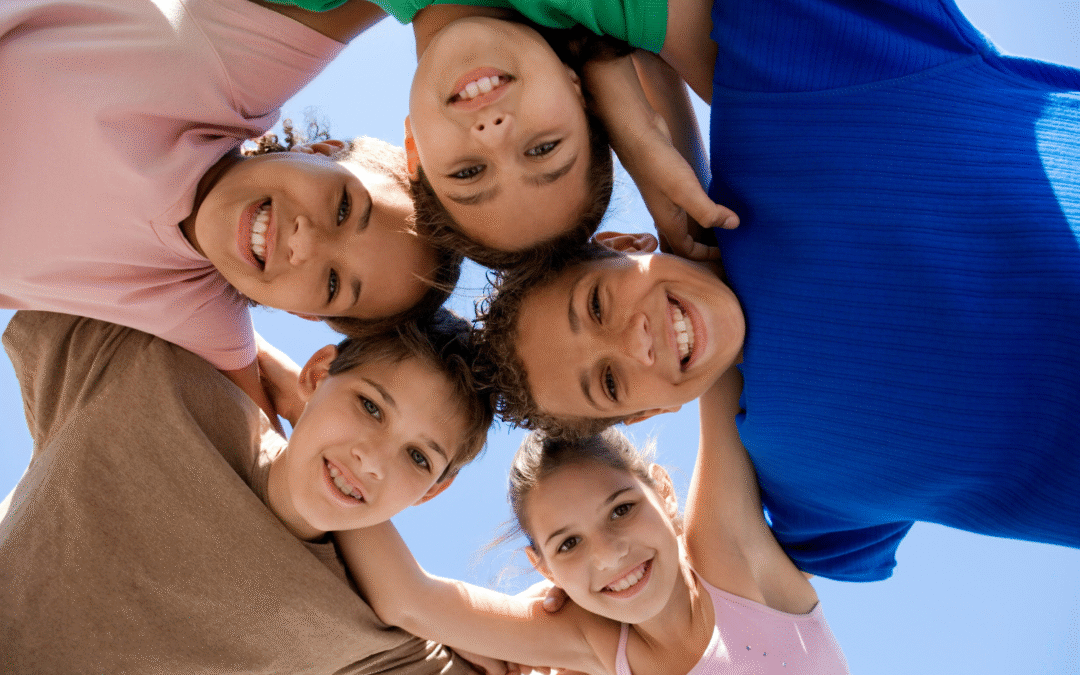 KOLONIJNE ŻYCIE DLA NIEWTAJEMNICZONYCH