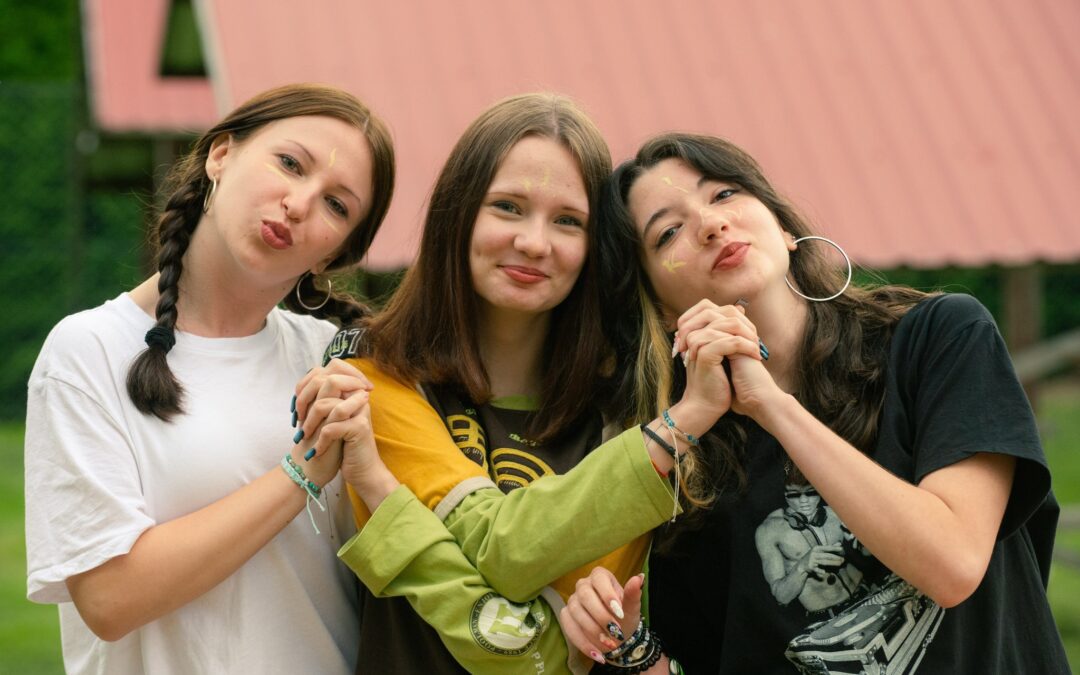 JAK MŁODZIEŻ RATUJE ŚWIAT